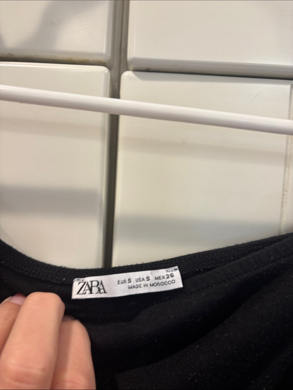 Zara Black Off-Shoulder Puff Sleeve Crop Top - Picture 2 of 2